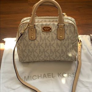 Michael kors crossbody bag